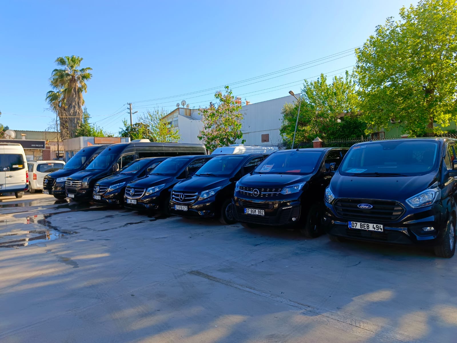Unlimited Holidays private transfer fleet in Antalya parking area